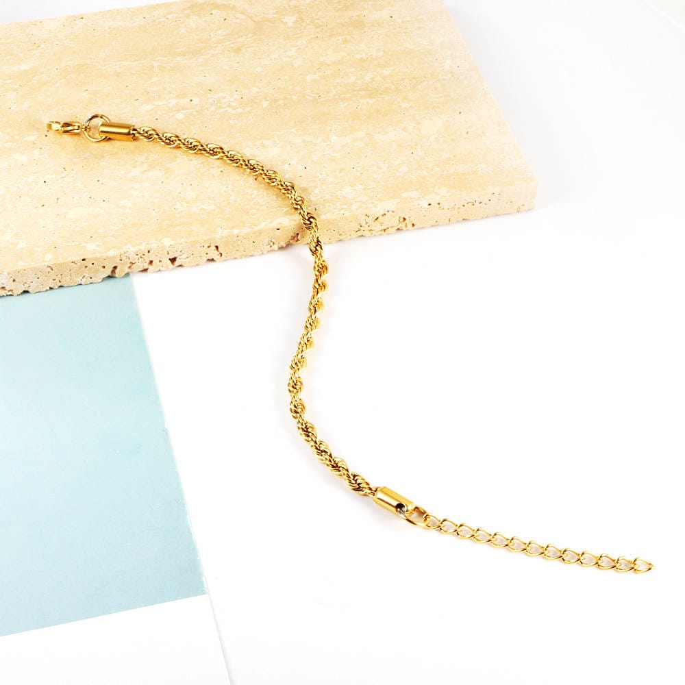Thea Twisted Bracelet