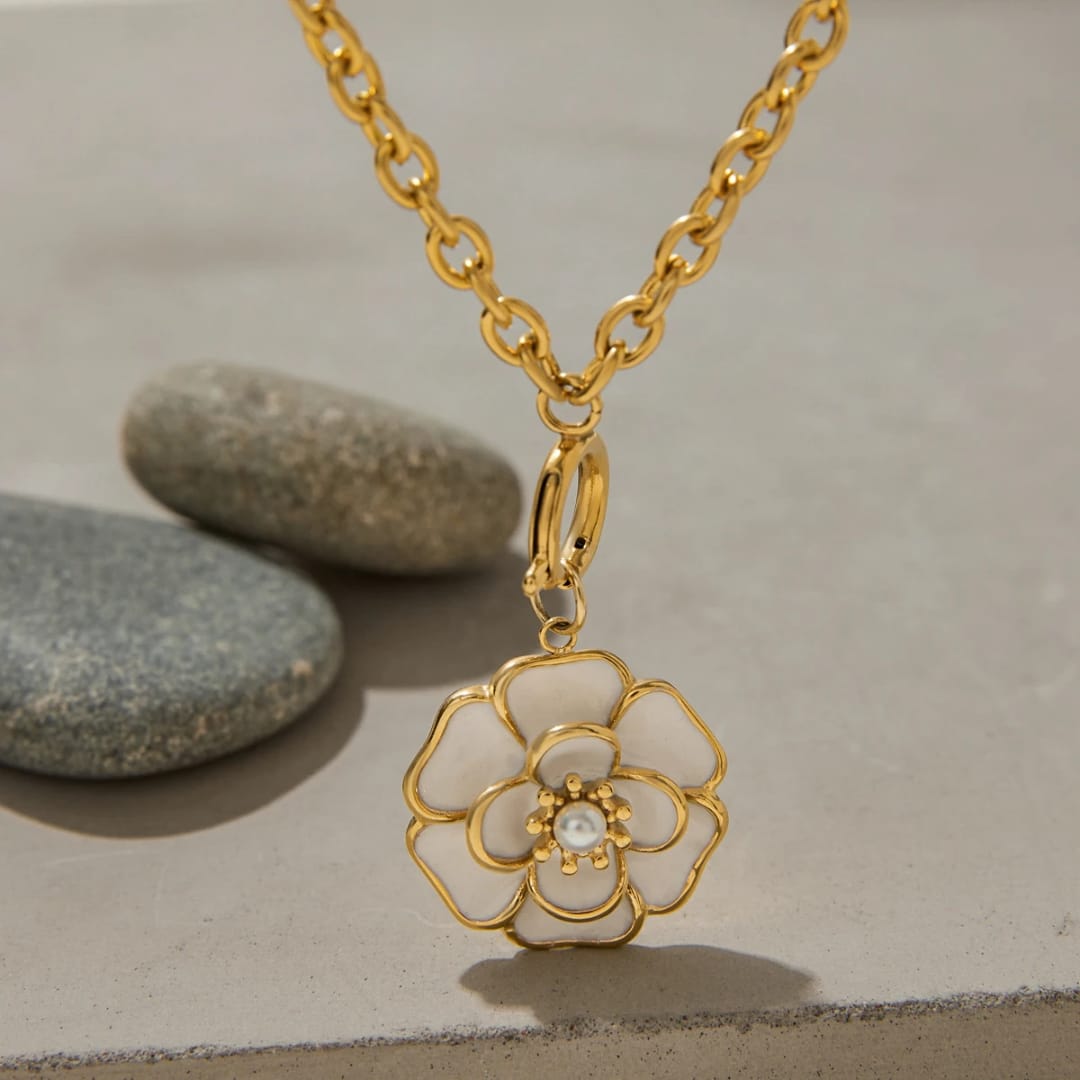 Zinnia Ivory Necklace