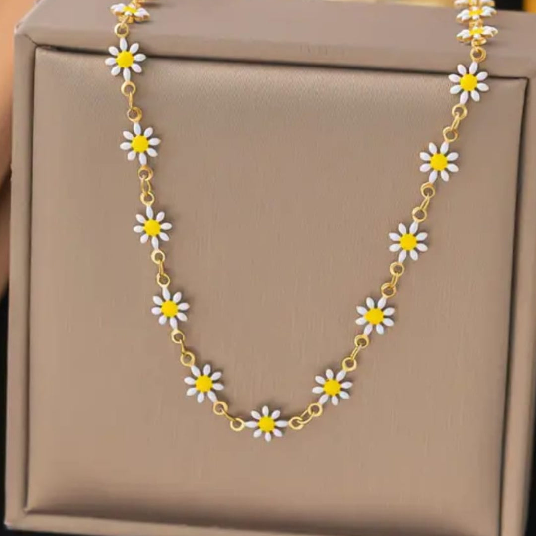 Daisy Necklace